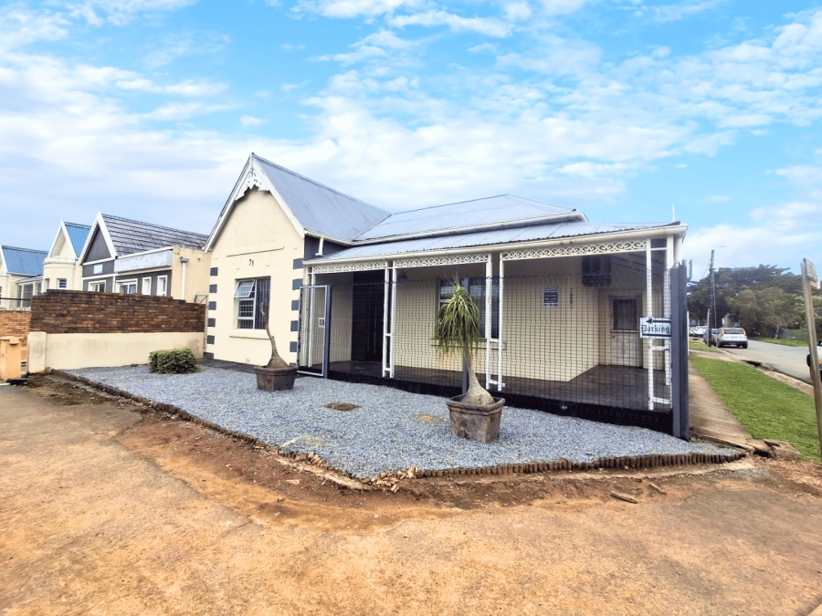 To Let Commercial Property for Rent in Vincent Eastern Cape
